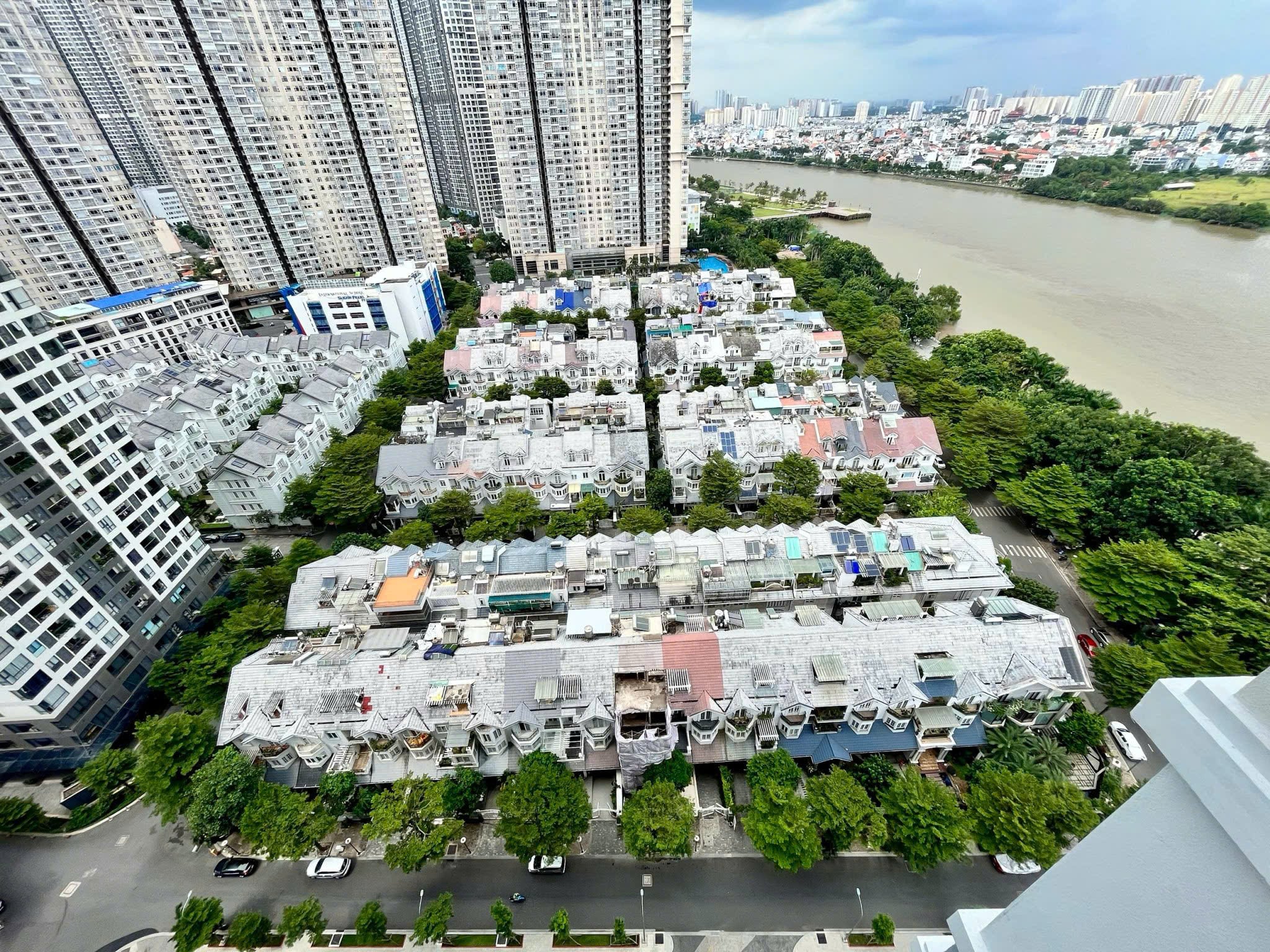 SUNWAH PEARL – BÁN CĂN 2 PHÒNG NGỦ + 1 VIEW SÔNG