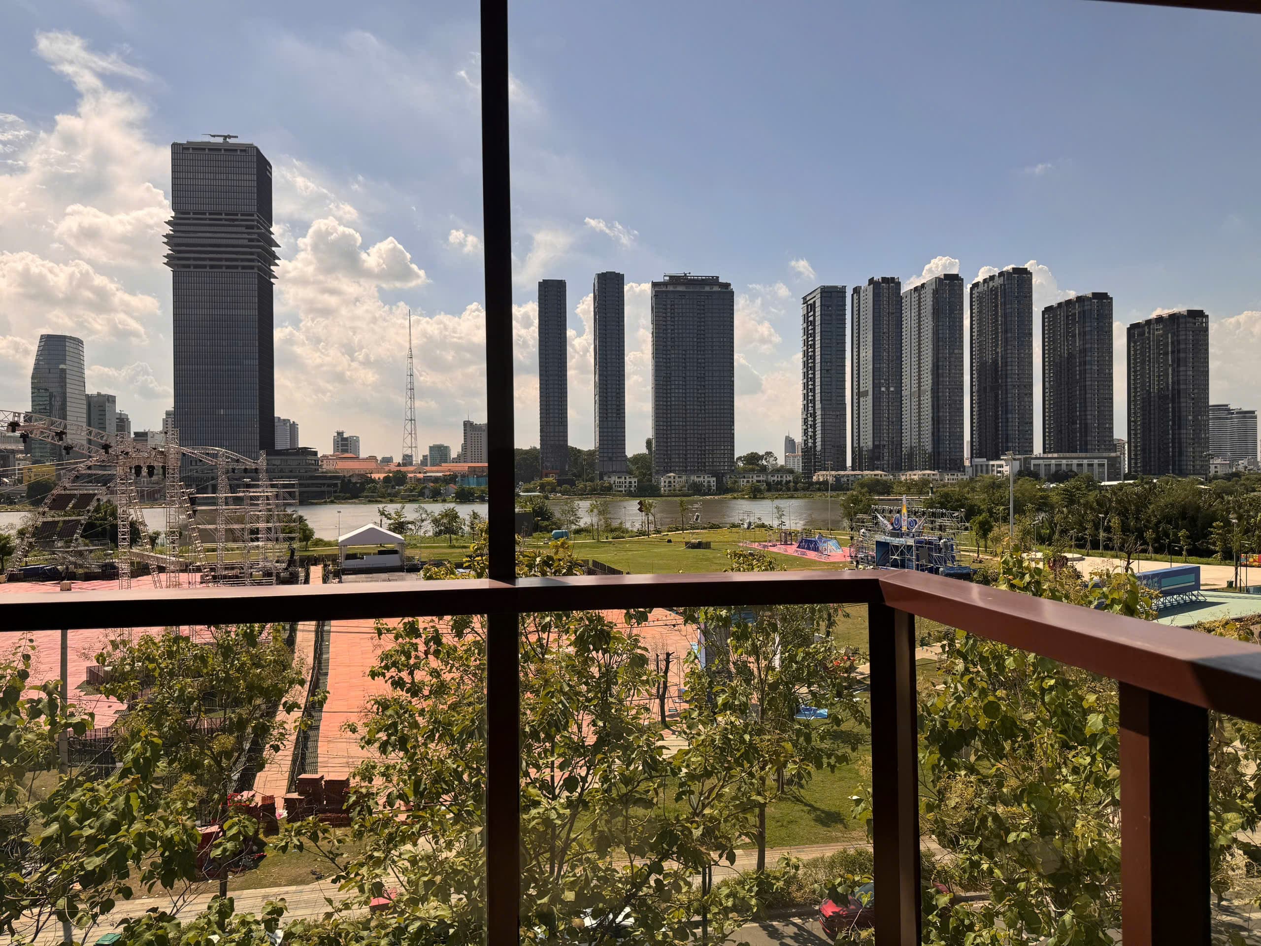 METROPOLE – BÁN CĂN HỘ 2 PHÒNG NGỦ VIEW ĐẸP