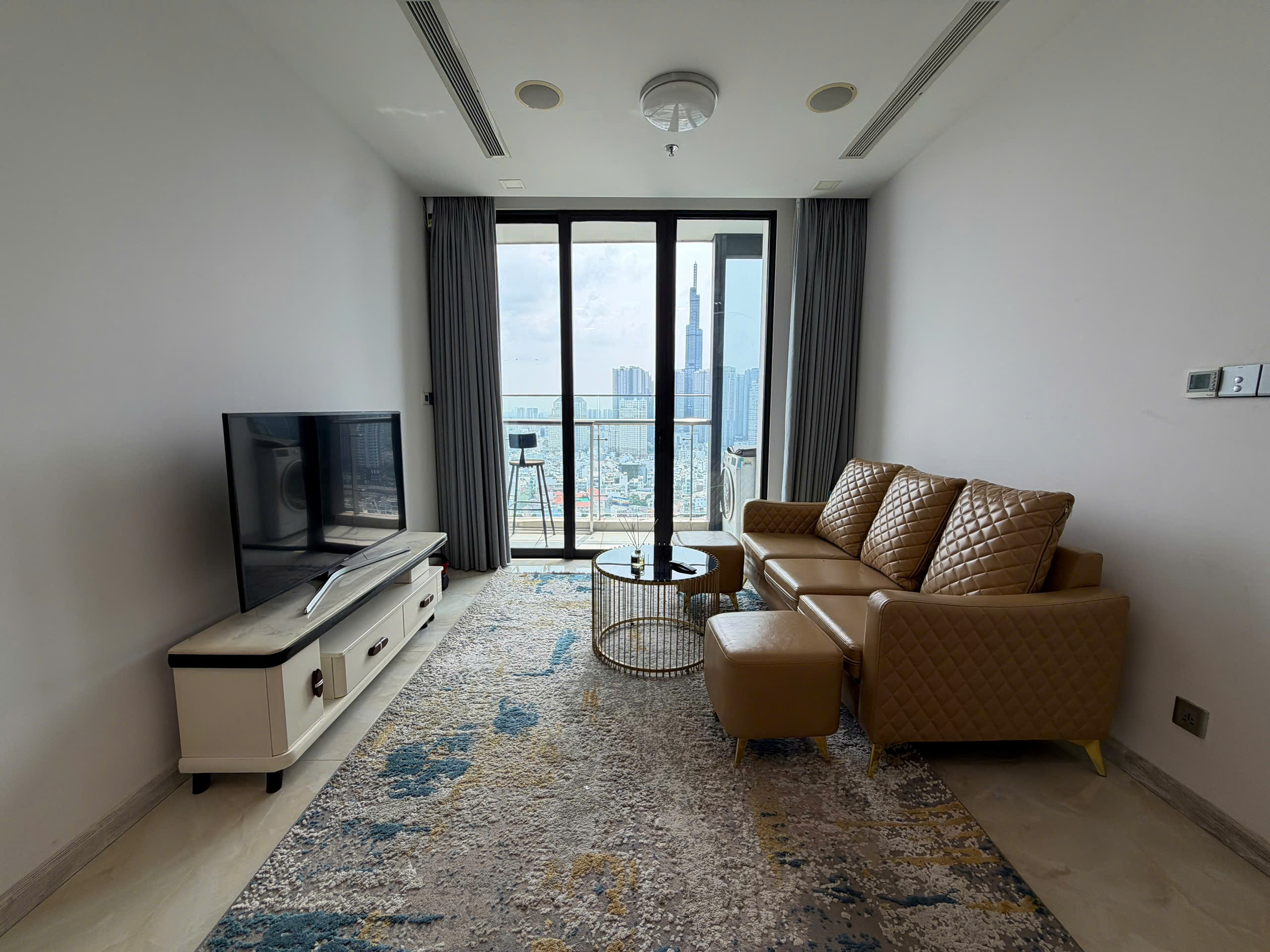 🏙️ Exclusive 1-Bedroom Apartment for Sale at Vinhomes Golden River – Aqua 4 – Foreign Ownership Quota (SPA)