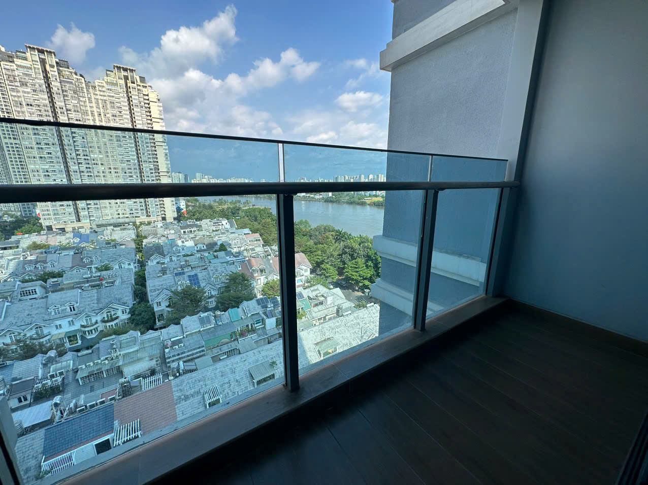 🏙️ Cho Thuê Căn Hộ 2PN+1 Sunwah Pearl – View Sông Sài Gòn – Chỉ 44 Triệu/Tháng