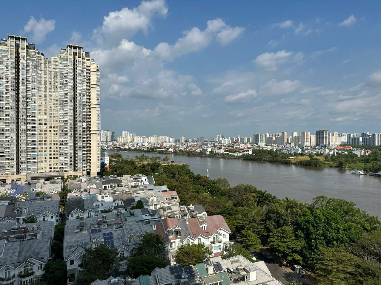🏙️ Cho Thuê Căn Hộ 2PN+1 Sunwah Pearl – View Sông Sài Gòn – Chỉ 44 Triệu/Tháng