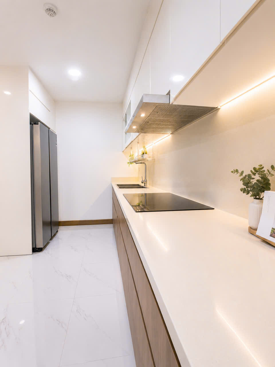 🏙️ Cho Thuê Căn Hộ Góc 3PN Sunwah Pearl – View Trực Diện Sông Sài Gòn – Chỉ 60 Triệu/Tháng