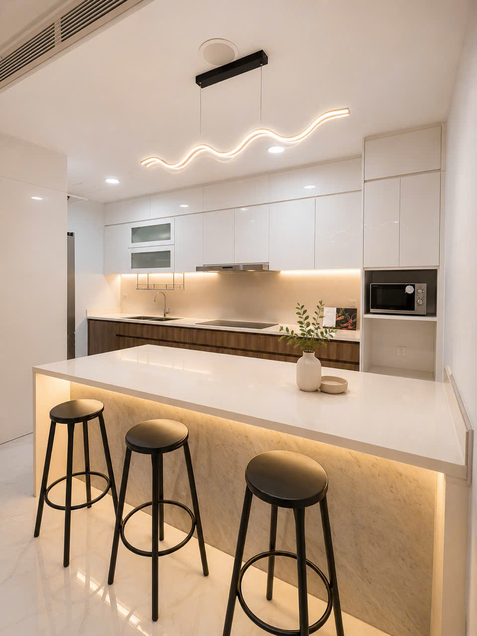 🏙️ Cho Thuê Căn Hộ Góc 3PN Sunwah Pearl – View Trực Diện Sông Sài Gòn – Chỉ 60 Triệu/Tháng